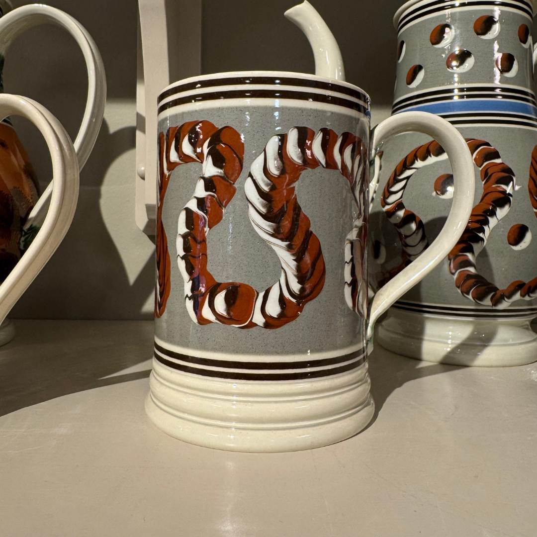Vintage Mochaware Tankard with Green Ground and Red, Black & White Wave - Image 2