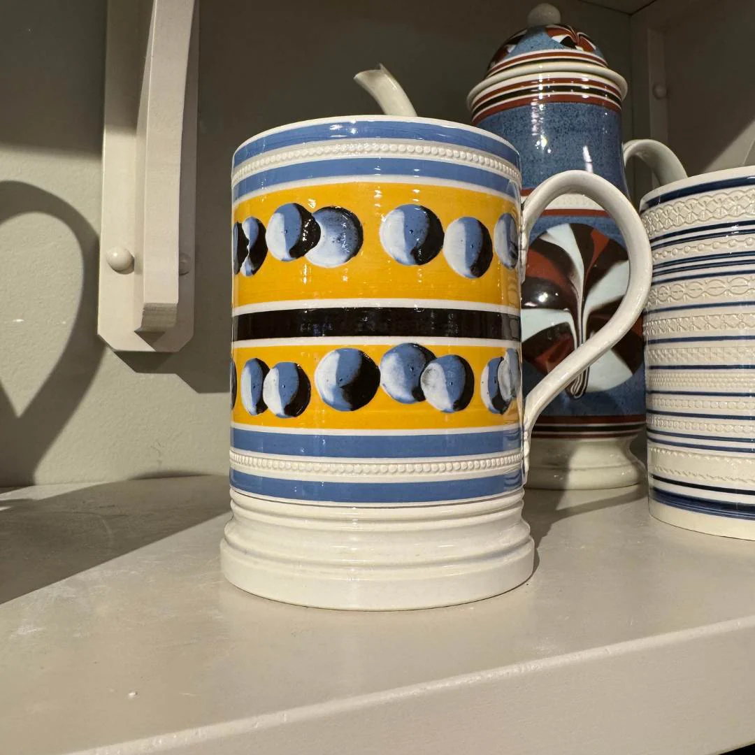 Vintage Mochaware Tankard with Yellow Ground and Blue, Black & White Cats Eyes - Image 2